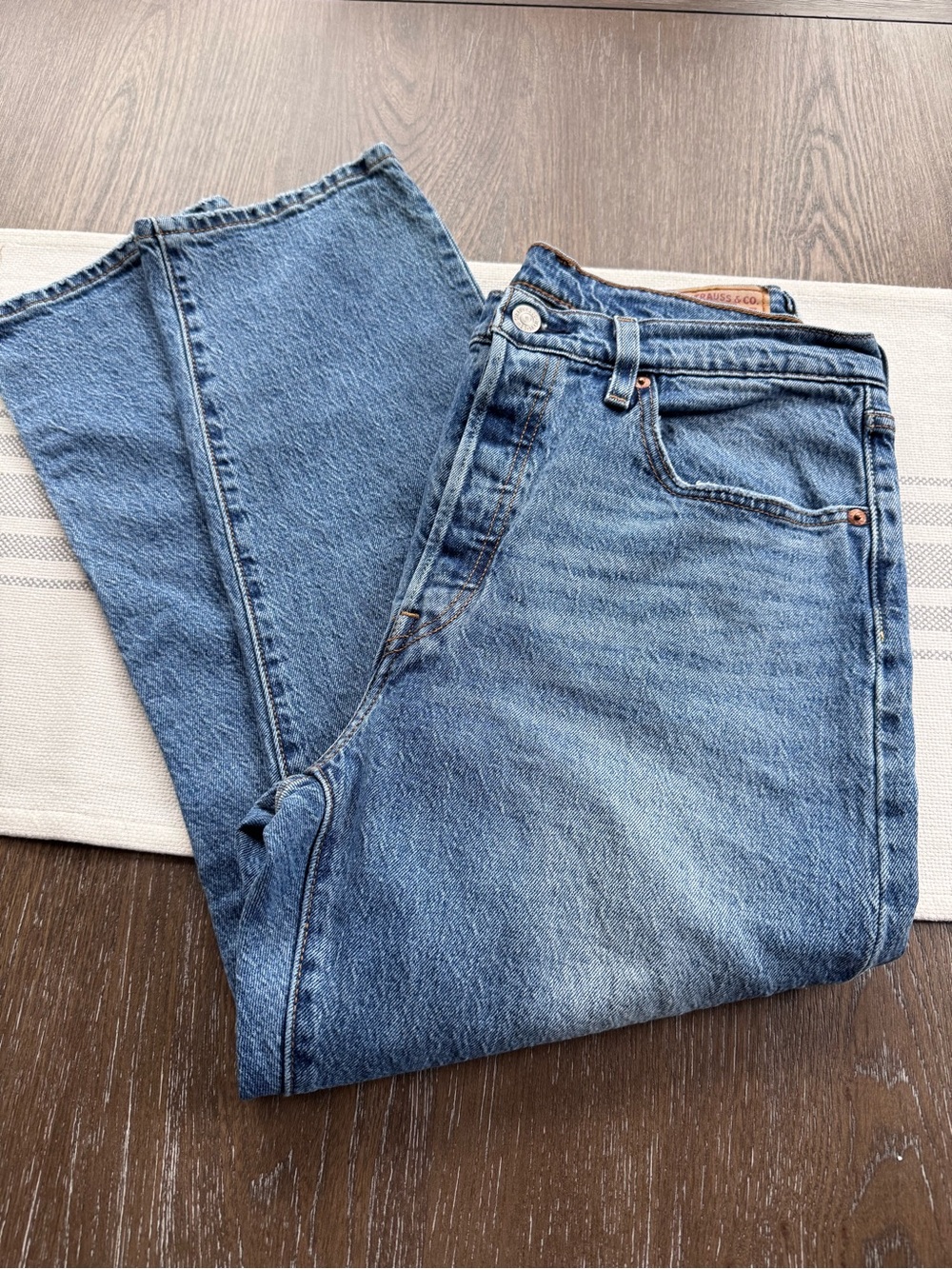 Levi’s 501 Original Crop Jeans Women’s W32 L26 High Rise Straight Leg
